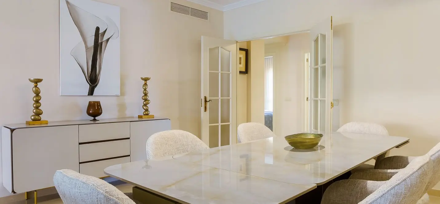 Sale of ground floor apartment in Puerto Banús 1