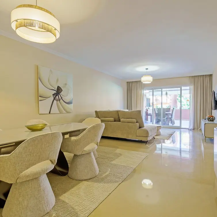 Sale of ground floor apartment in Puerto Banús