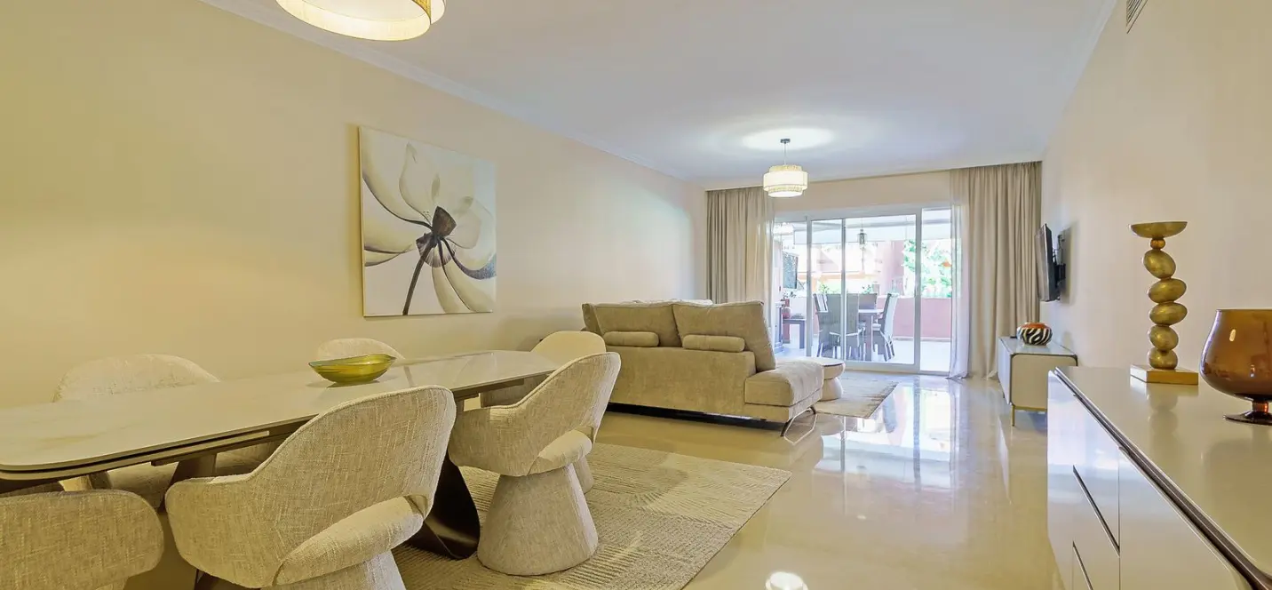 Sale of ground floor apartment in Puerto Banús 3