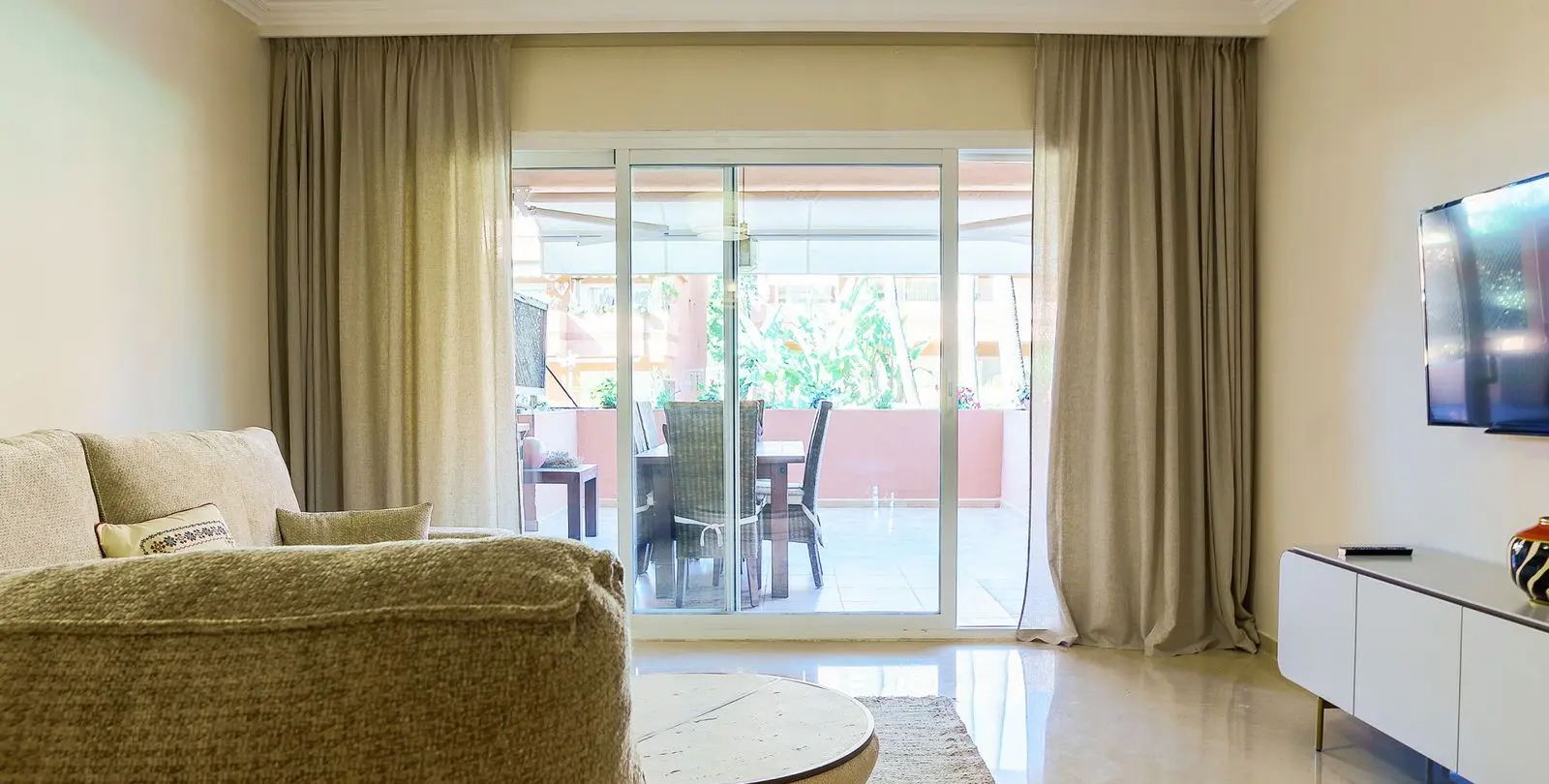 Venta de apartamento en planta baja en Puerto Banús 7
