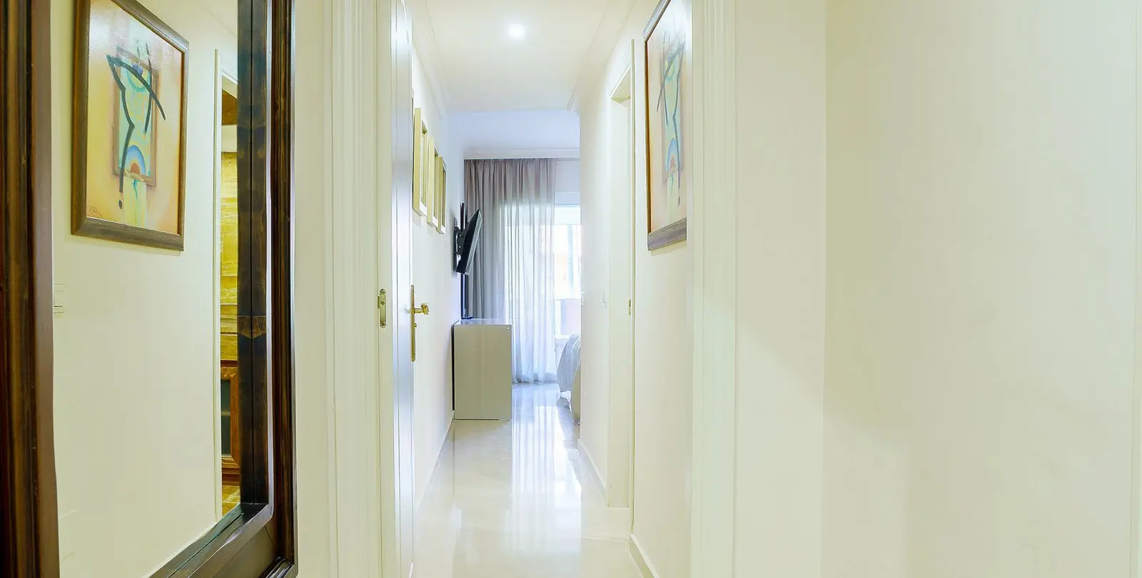 Venta de apartamento en planta baja en Puerto Banús 11