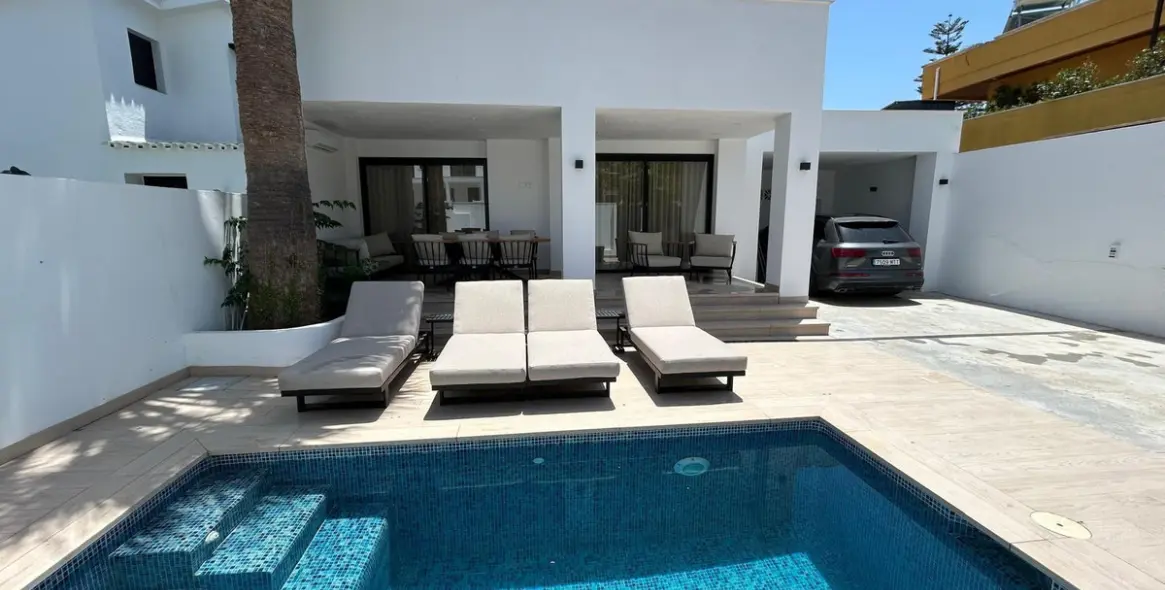 Venta de villa independiente en Benalmadena Costa 11