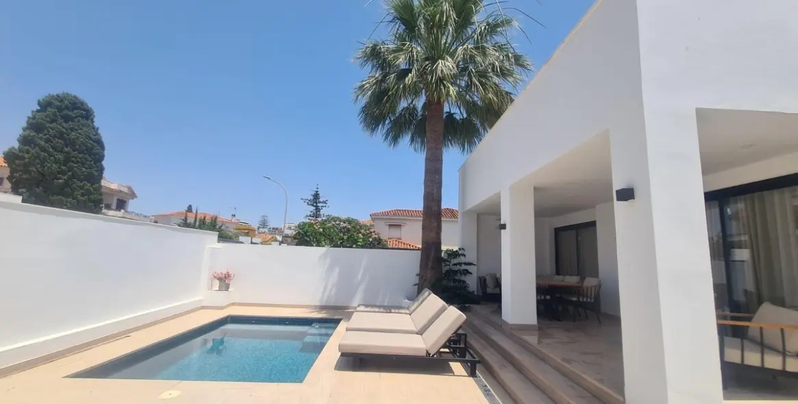 Venta de villa independiente en Benalmadena Costa 12