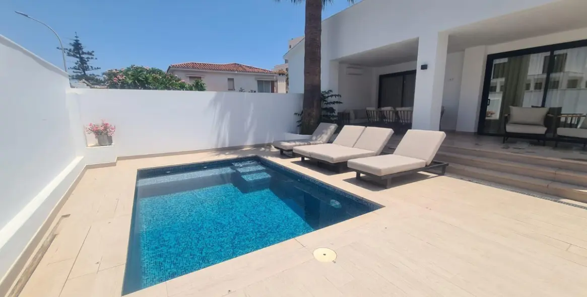 Venta de villa independiente en Benalmadena Costa 17