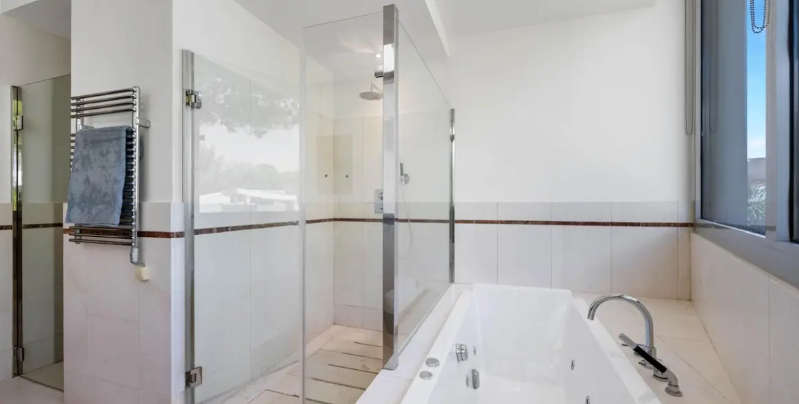 Venta de adosado en Sierra Blanca 10