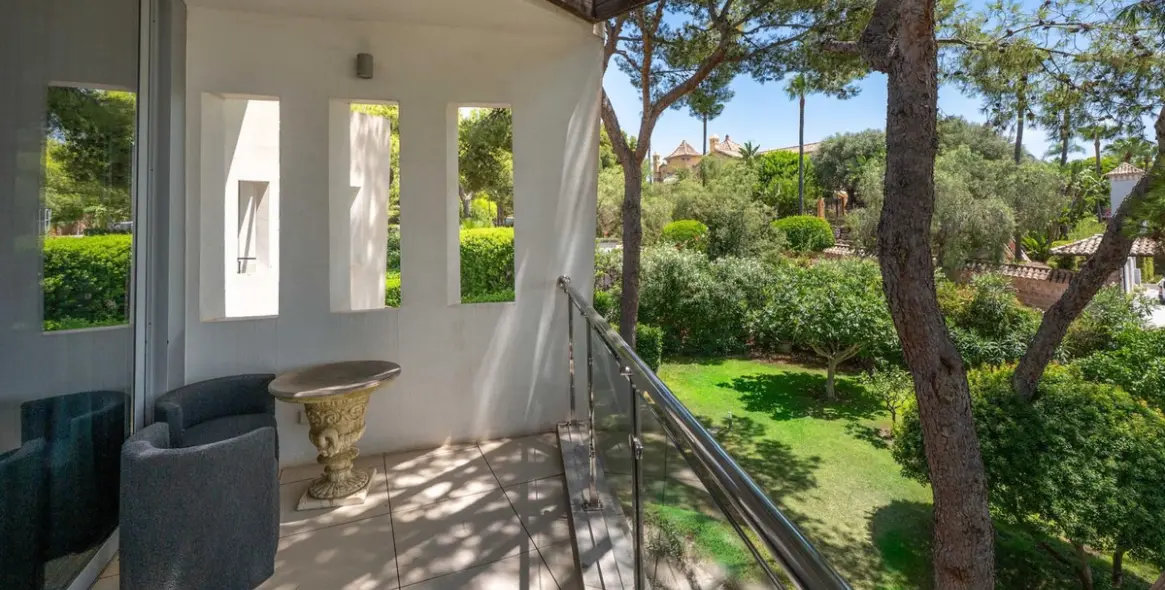 Venta de adosado en Sierra Blanca 14