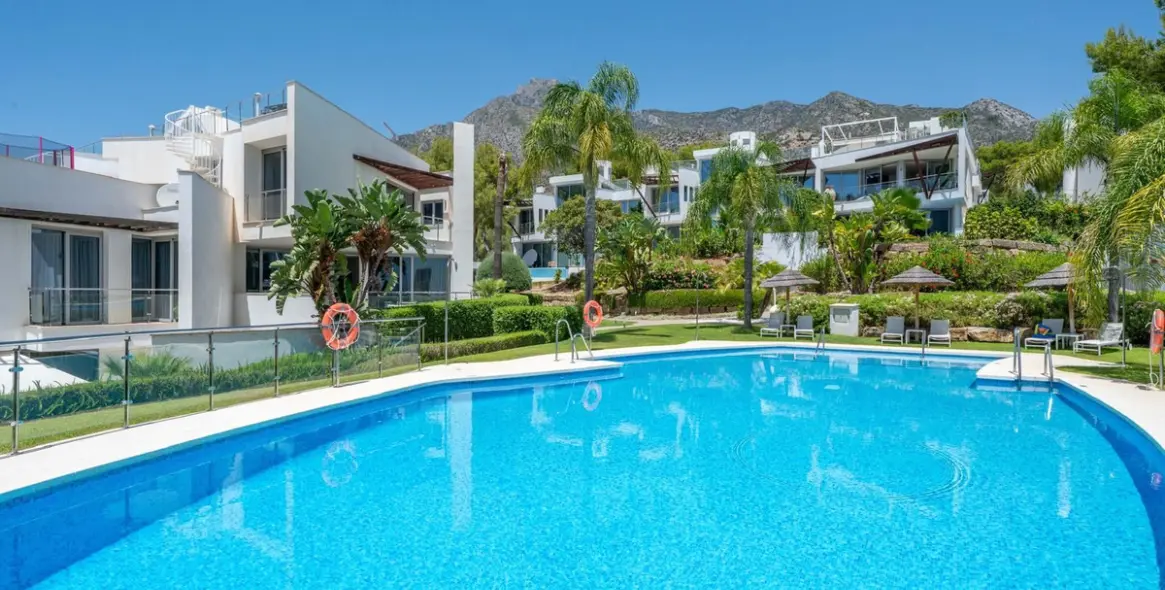 Venta de adosado en Sierra Blanca 16