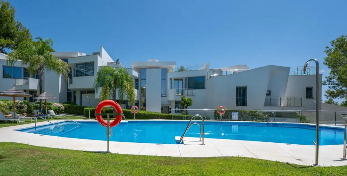 Venta de adosado en Sierra Blanca 18