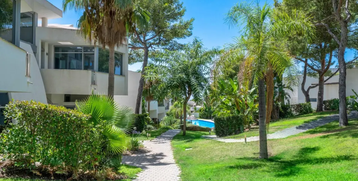 Venta de adosado en Sierra Blanca 19