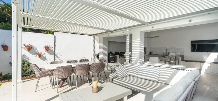 Venta de villa independiente en El Paraiso 3