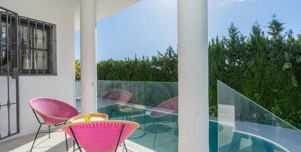 Продажа  отдельно стоящей виллы в El Paraiso 5