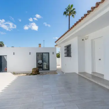 Venta de villa independiente en El Paraiso