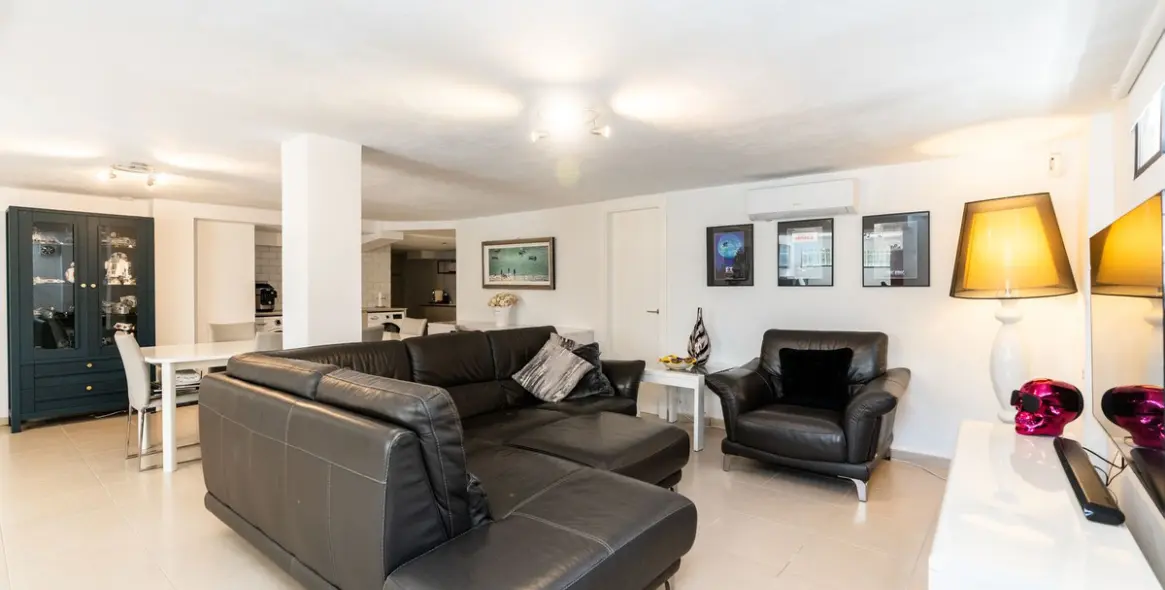 Продажа  отдельно стоящей виллы в El Paraiso 26