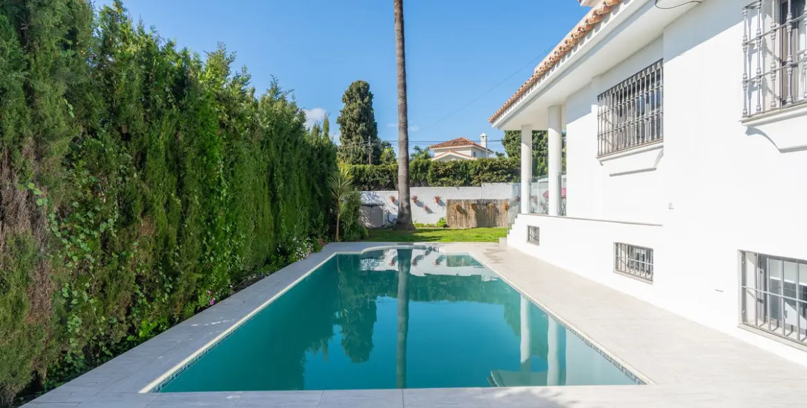 Продажа  отдельно стоящей виллы в El Paraiso 39