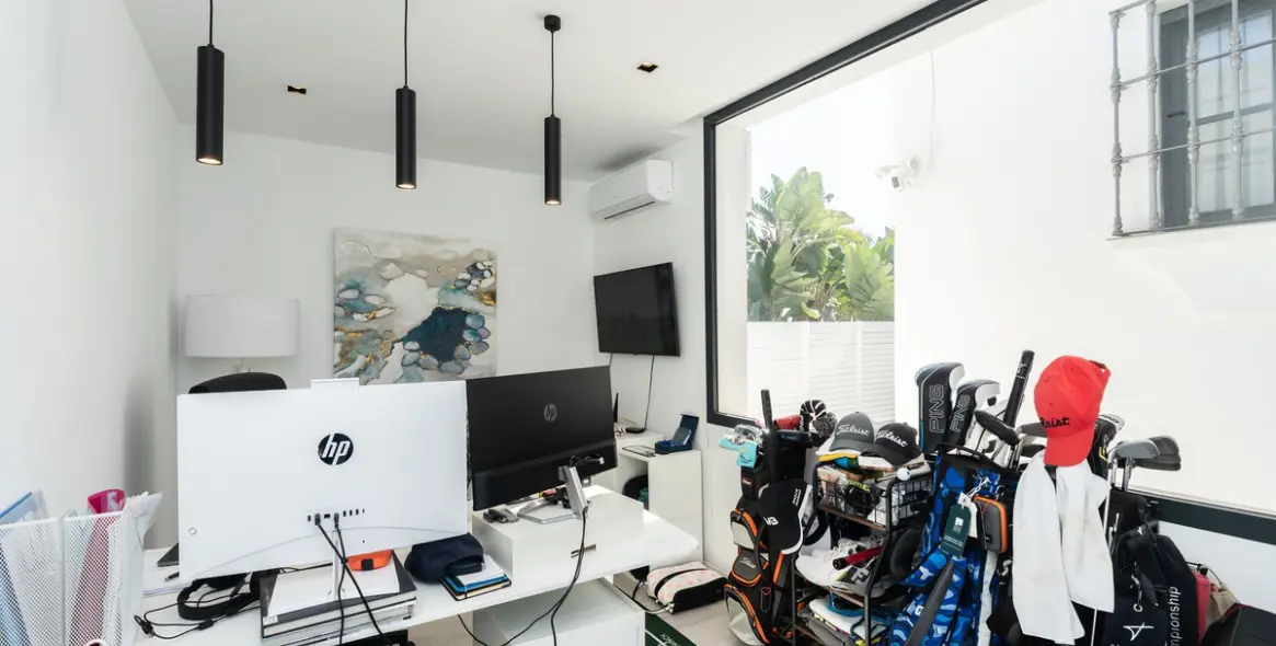 Продажа  отдельно стоящей виллы в El Paraiso 45