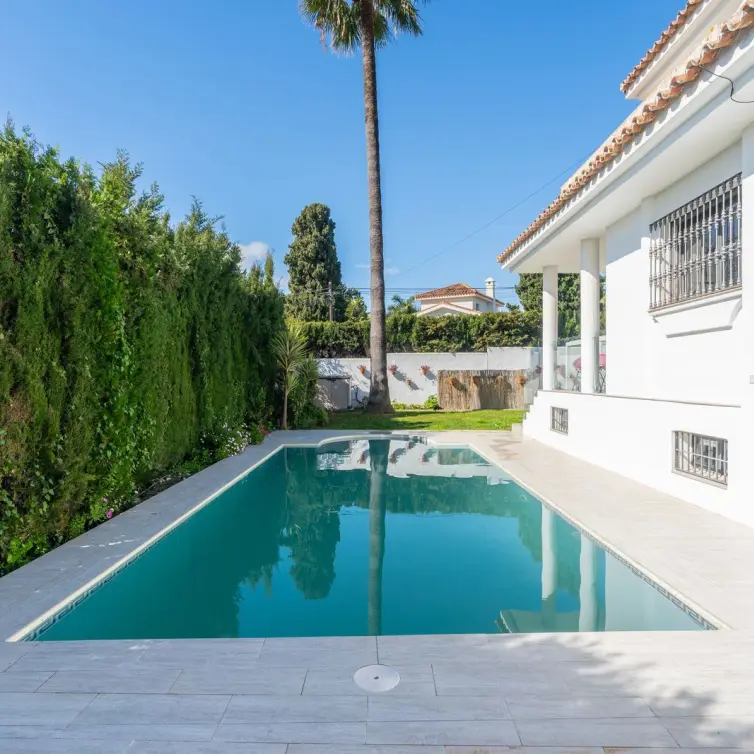 Sale of detached villa in El Paraiso