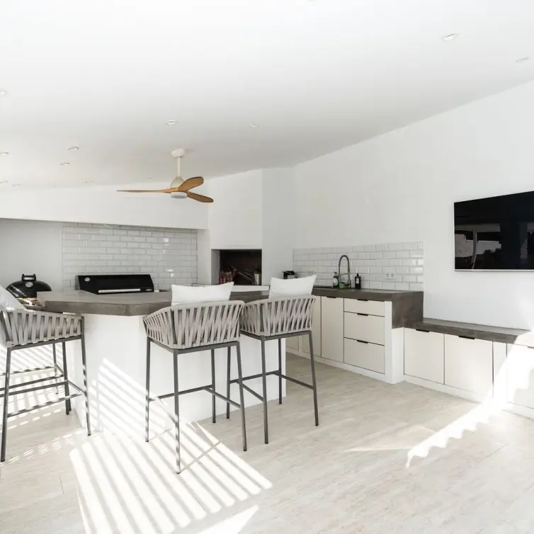 Sale of detached villa in El Paraiso
