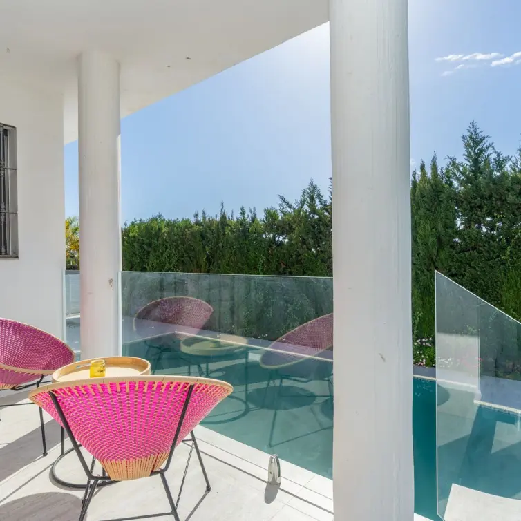 Sale of detached villa in El Paraiso