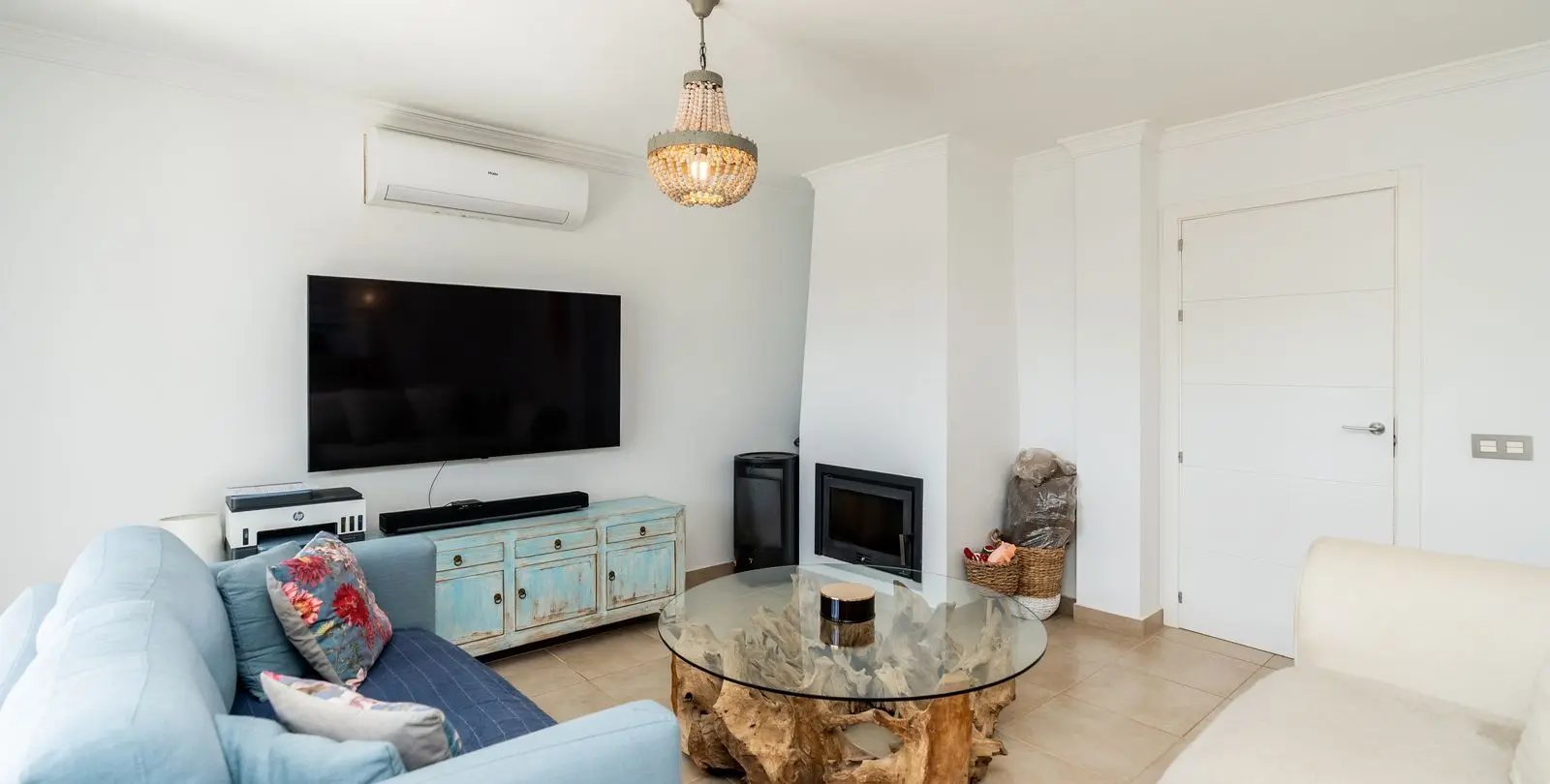Sale of detached villa in El Paraiso 48