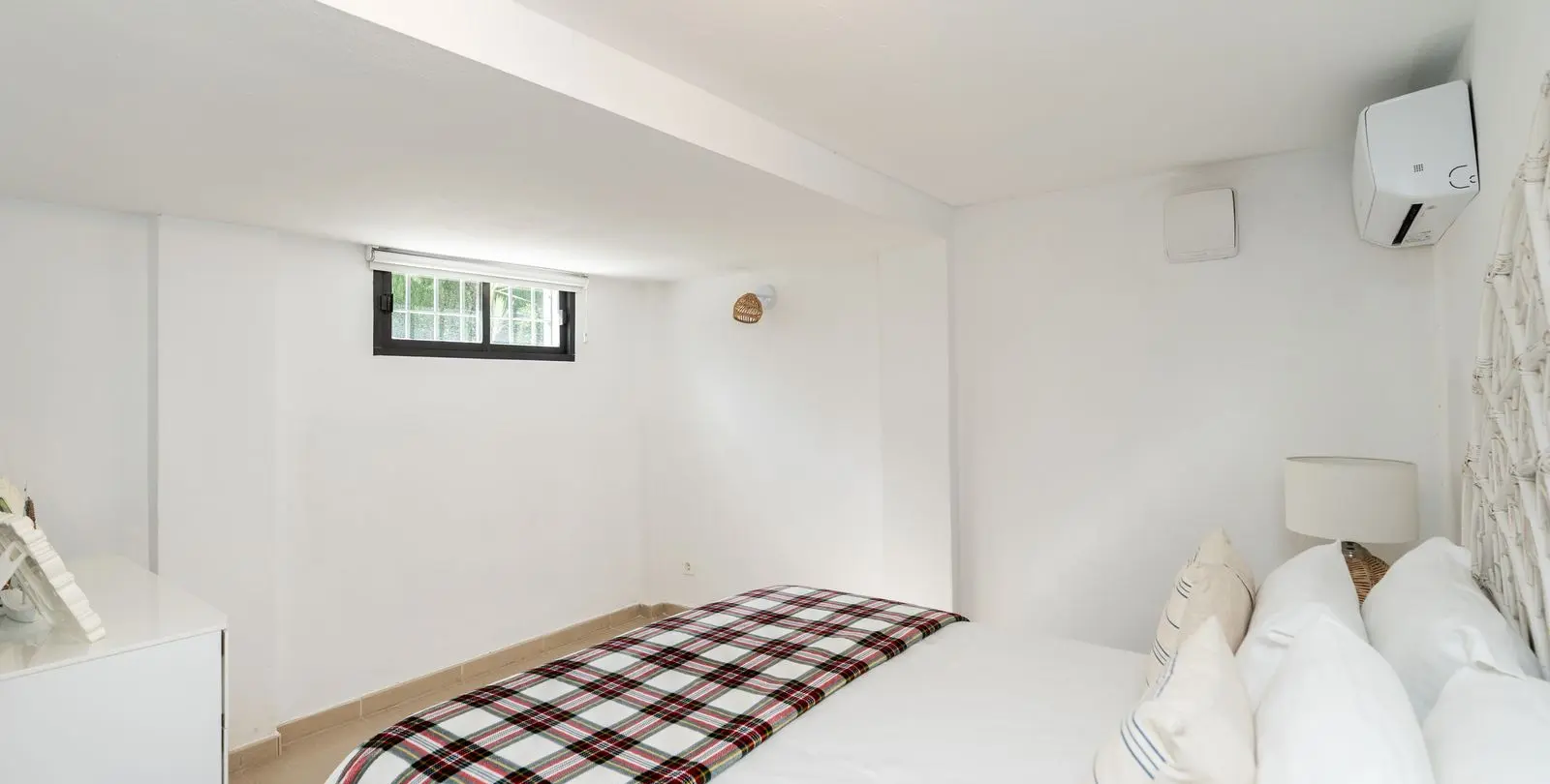 Sale of detached villa in El Paraiso 49