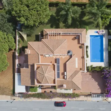 Venta de villa independiente en Elviria