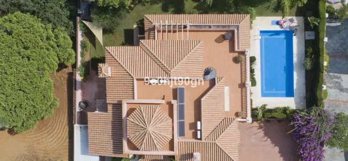 Venta de villa independiente en Elviria 1