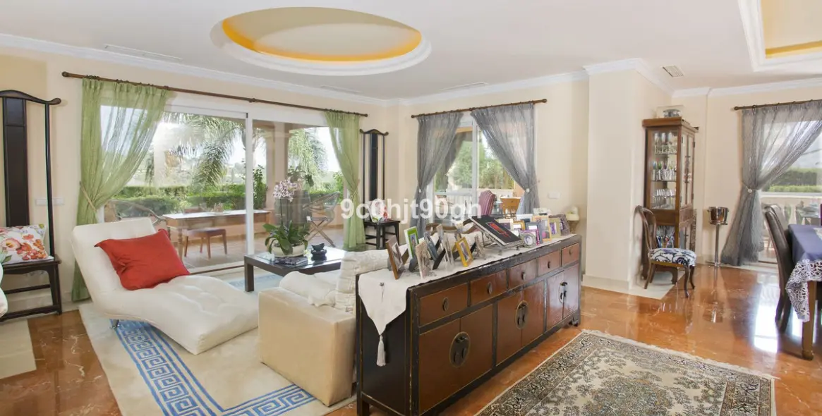 Venta de villa independiente en Elviria 14