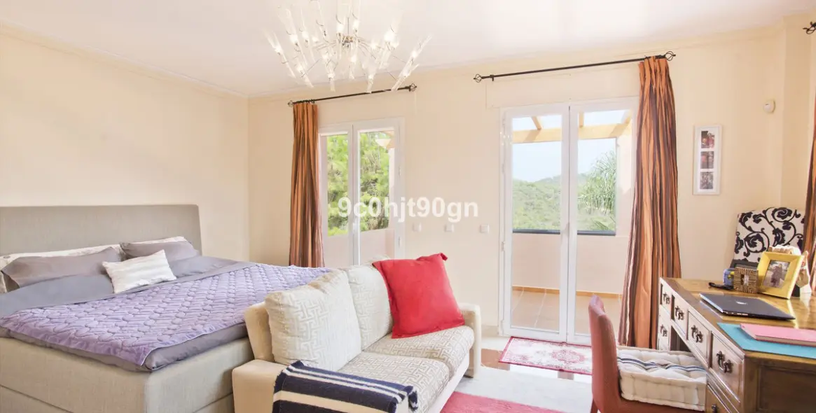 Venta de villa independiente en Elviria 17