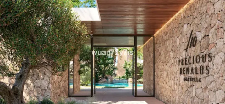 Venta de apartamento en planta media en The Golden Mile 1