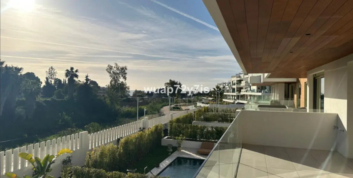 Venta de apartamento en planta media en The Golden Mile 6