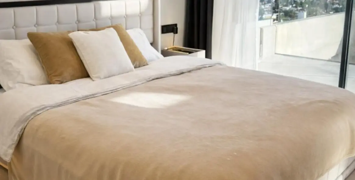 Venta de villa independiente en Nueva Andalucía 11