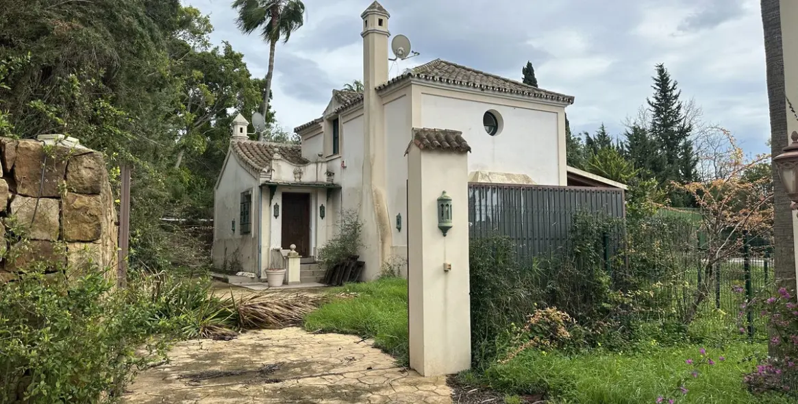 Venta de parcela residencial en Nagüeles 18