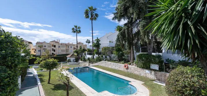 Alquiler a largo plazo de adosado en Nagüeles 0