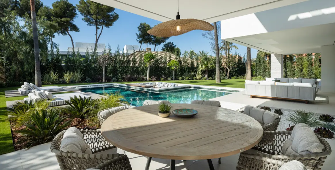 Venta de villa independiente en Nueva Andalucía 2