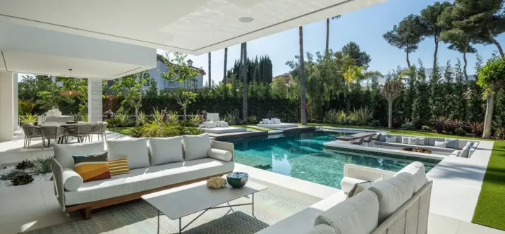 Venta de villa independiente en Nueva Andalucía 2