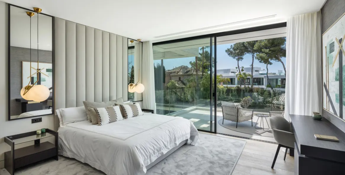 Venta de villa independiente en Nueva Andalucía 9