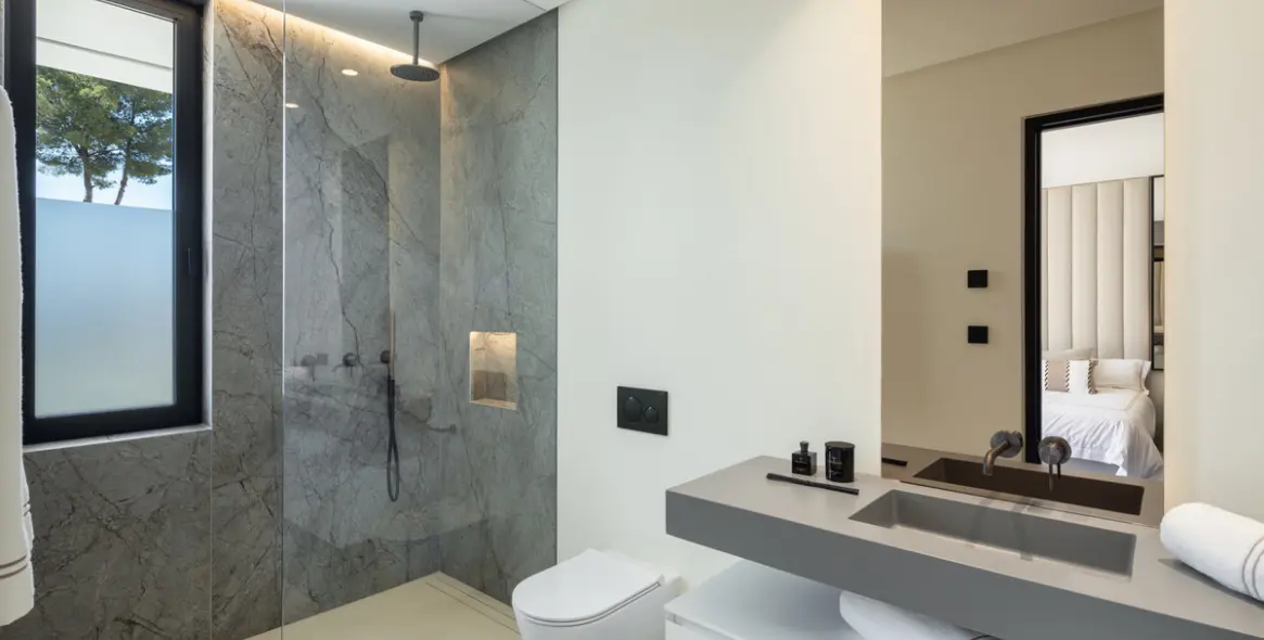 Venta de villa independiente en Nueva Andalucía 10