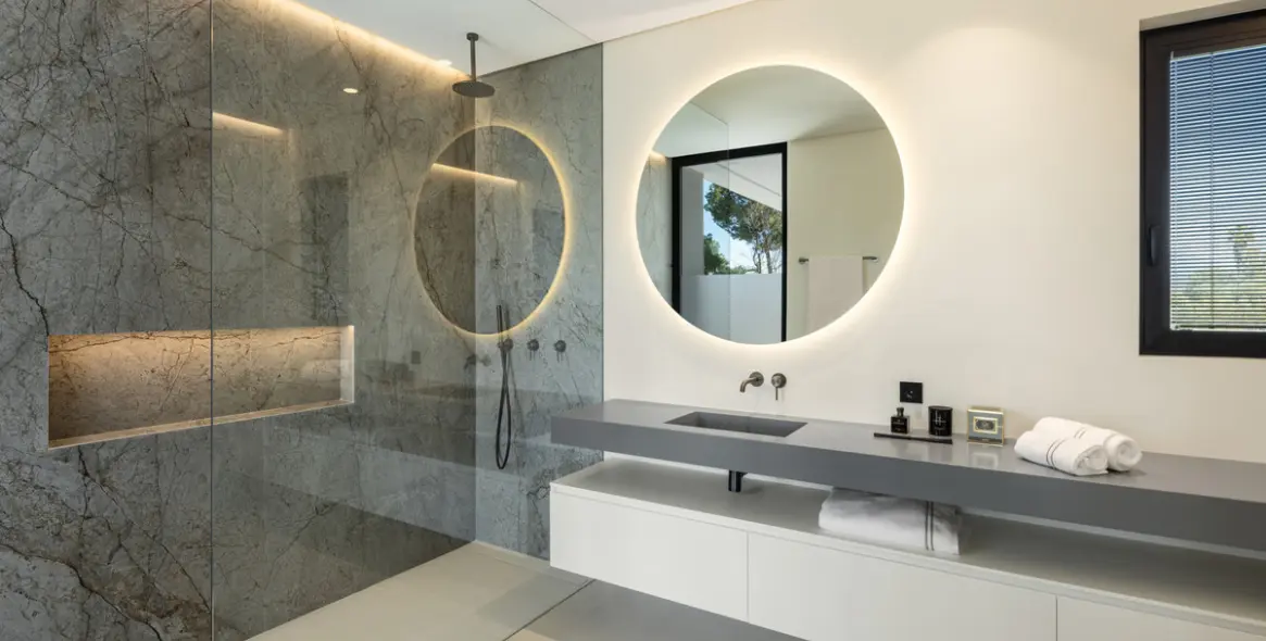 Venta de villa independiente en Nueva Andalucía 13