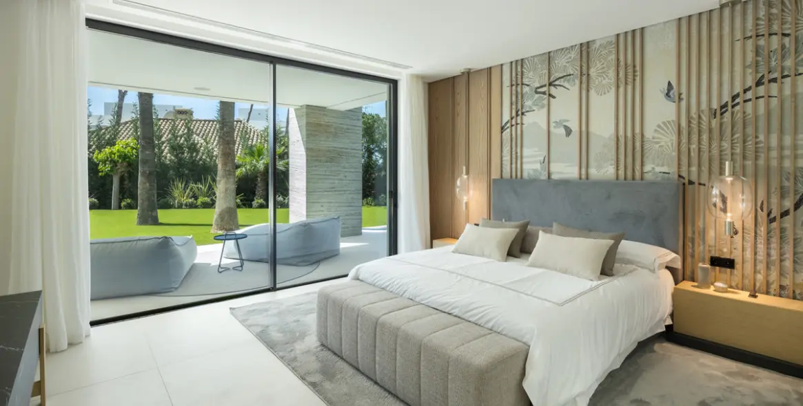 Venta de villa independiente en Nueva Andalucía 15