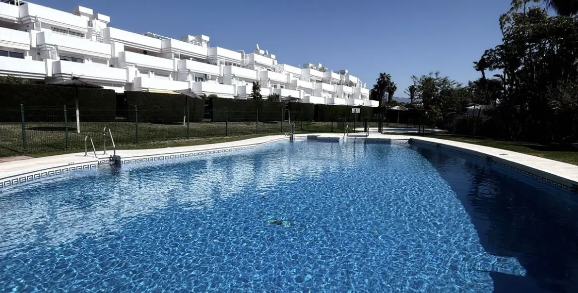 Venta de apartamento en planta baja en El Paraiso 1