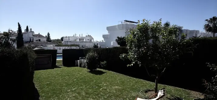 Продажа апартаментов на первом этаже в El Paraiso 1