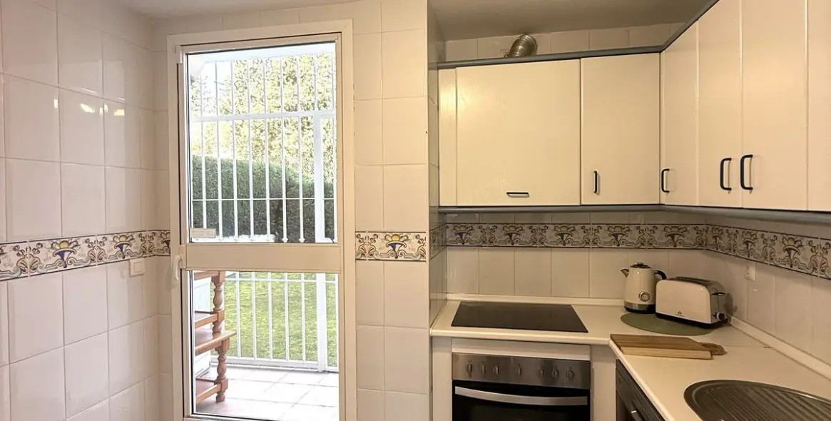 Venta de apartamento en planta baja en El Paraiso 9