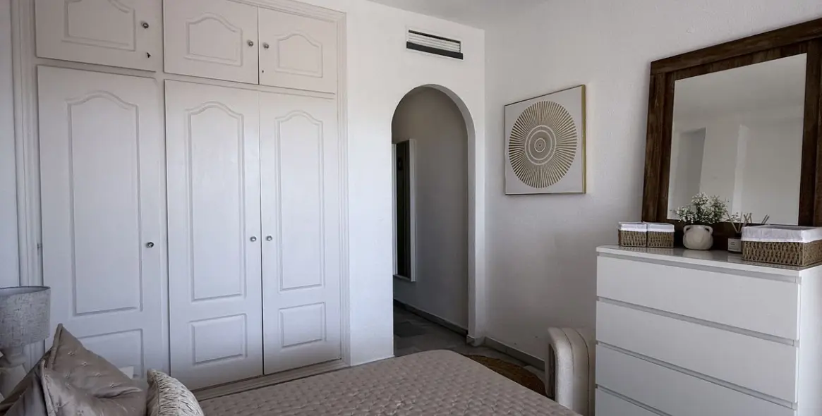 Venta de apartamento en planta baja en El Paraiso 10