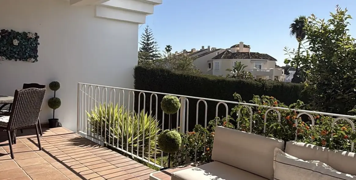 Venta de apartamento en planta baja en El Paraiso 16