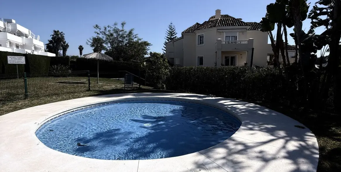 Venta de apartamento en planta baja en El Paraiso 19