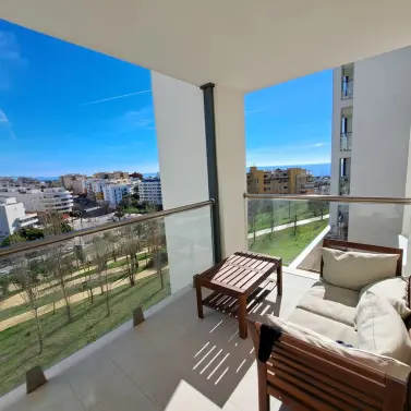 Sale of middle floor apartment in Estepona