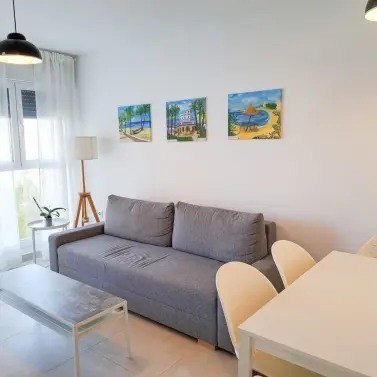 Sale of middle floor apartment in Estepona