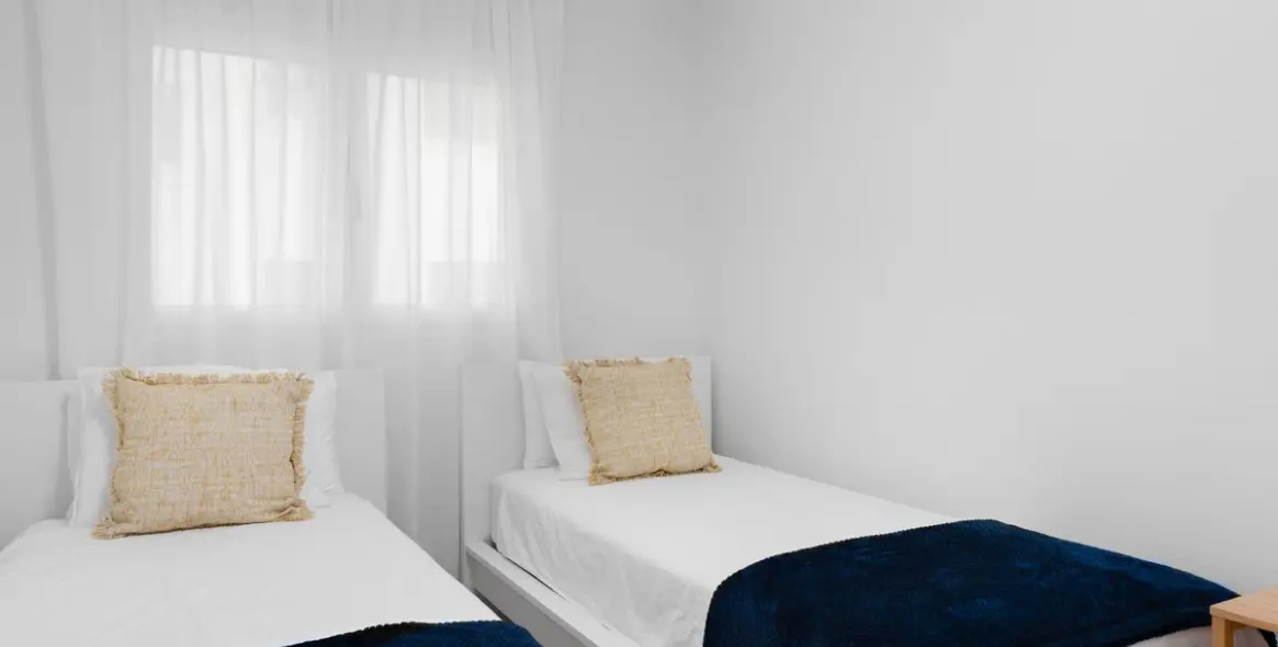 Продажа апартаментов на среднем этаже в Estepona 5