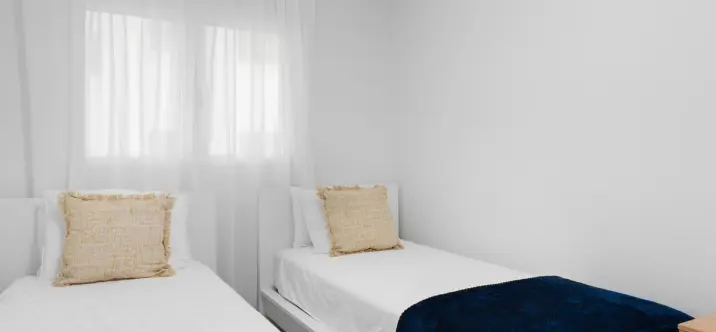 Sale of middle floor apartment in Estepona 4