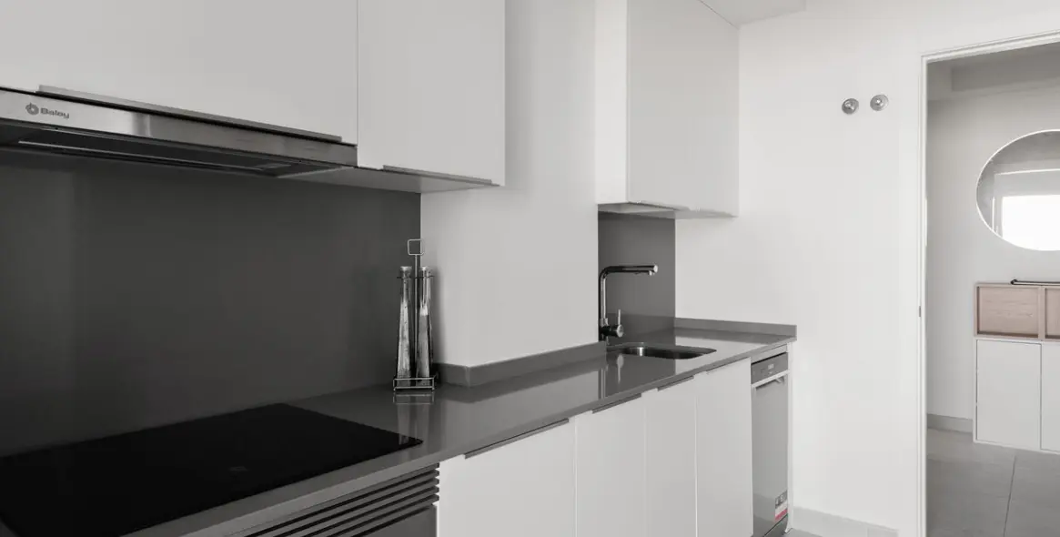 Продажа апартаментов на среднем этаже в Estepona 7